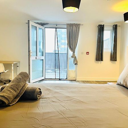 Spacious And Affordable City Center Two Beds Flat Swansea Exterior photo