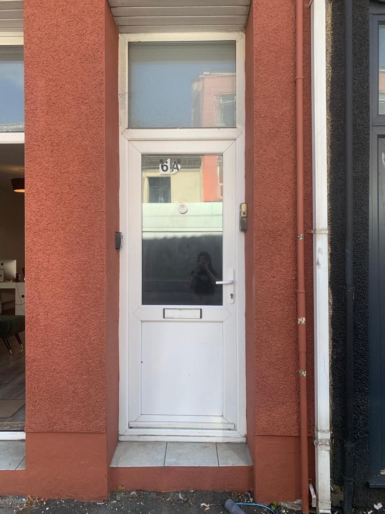 Spacious And Affordable City Center Two Beds Flat Swansea Exterior photo