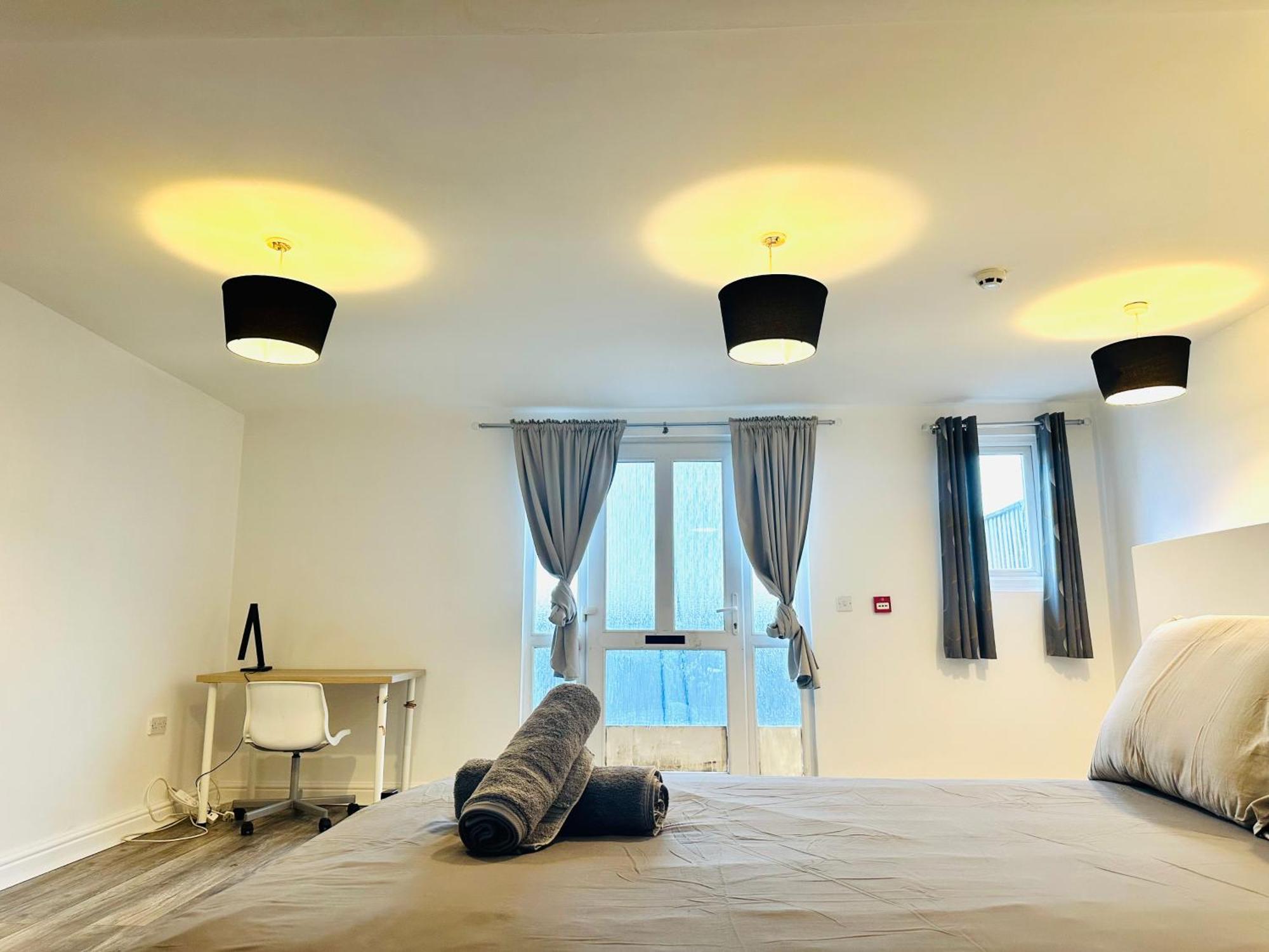 Spacious And Affordable City Center Two Beds Flat Swansea Exterior photo