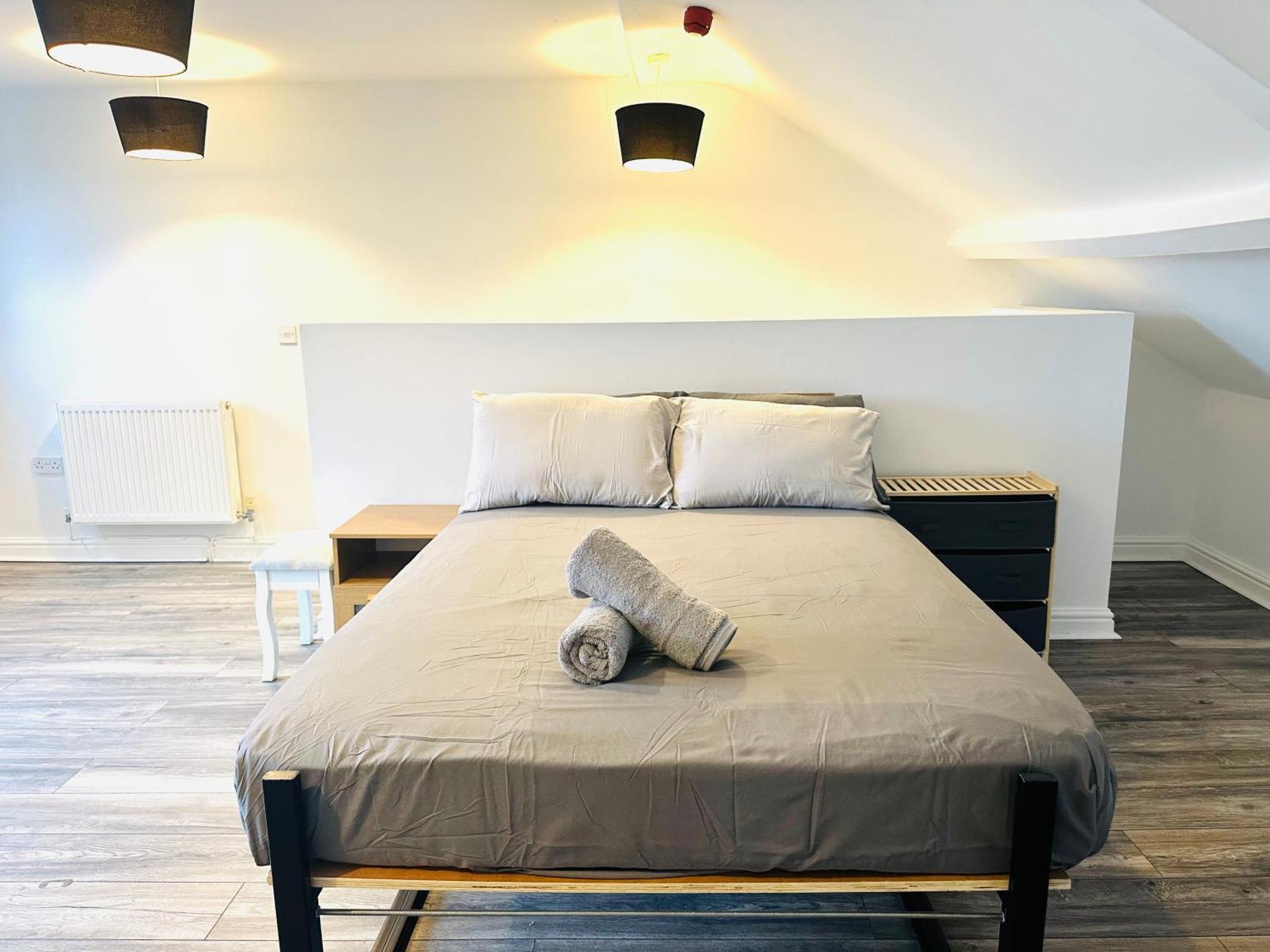 Spacious And Affordable City Center Two Beds Flat Swansea Exterior photo